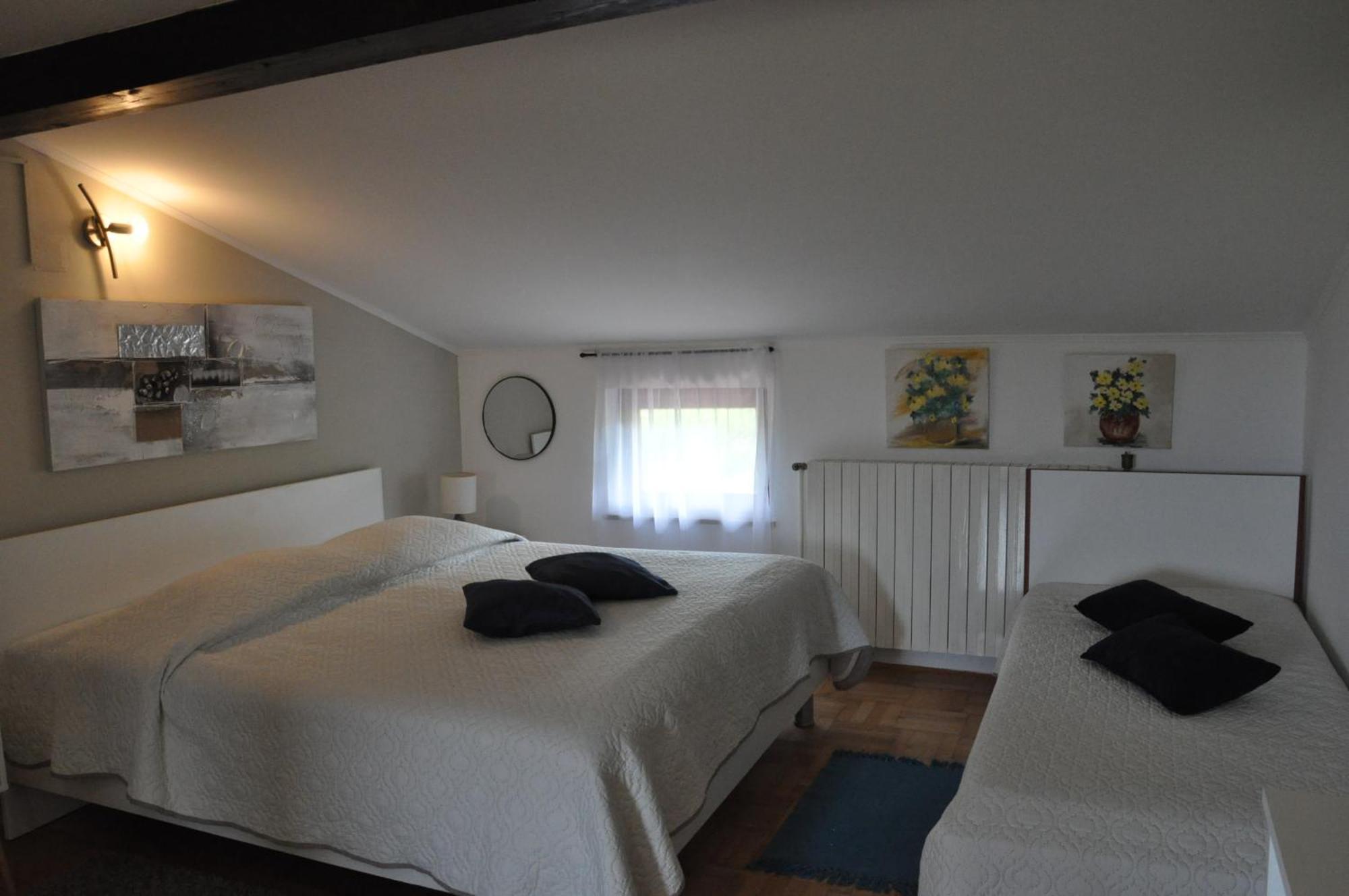 Guest House Most ブゼト エクステリア 写真
